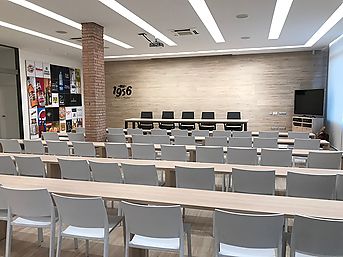 Sala de conferències i cuina-formació a Sant Joan Despí - Barcelona